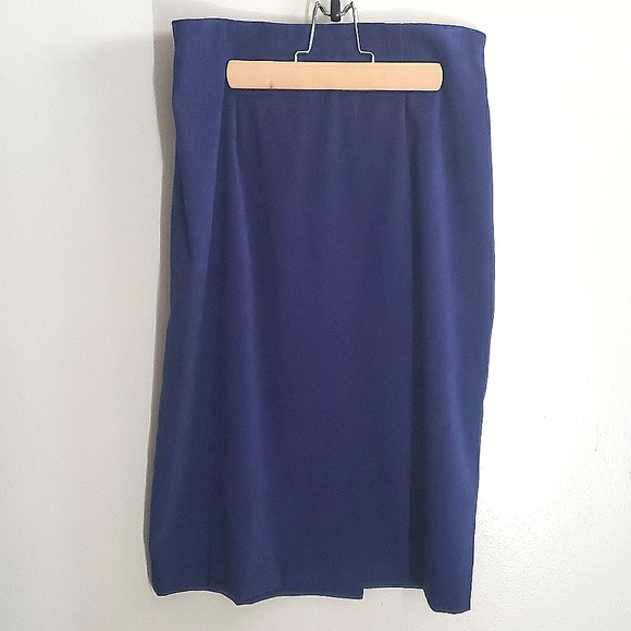 Vintage Dresses & Skirts - Vintage Leslie Fay Faux Suede Pencil Skirt